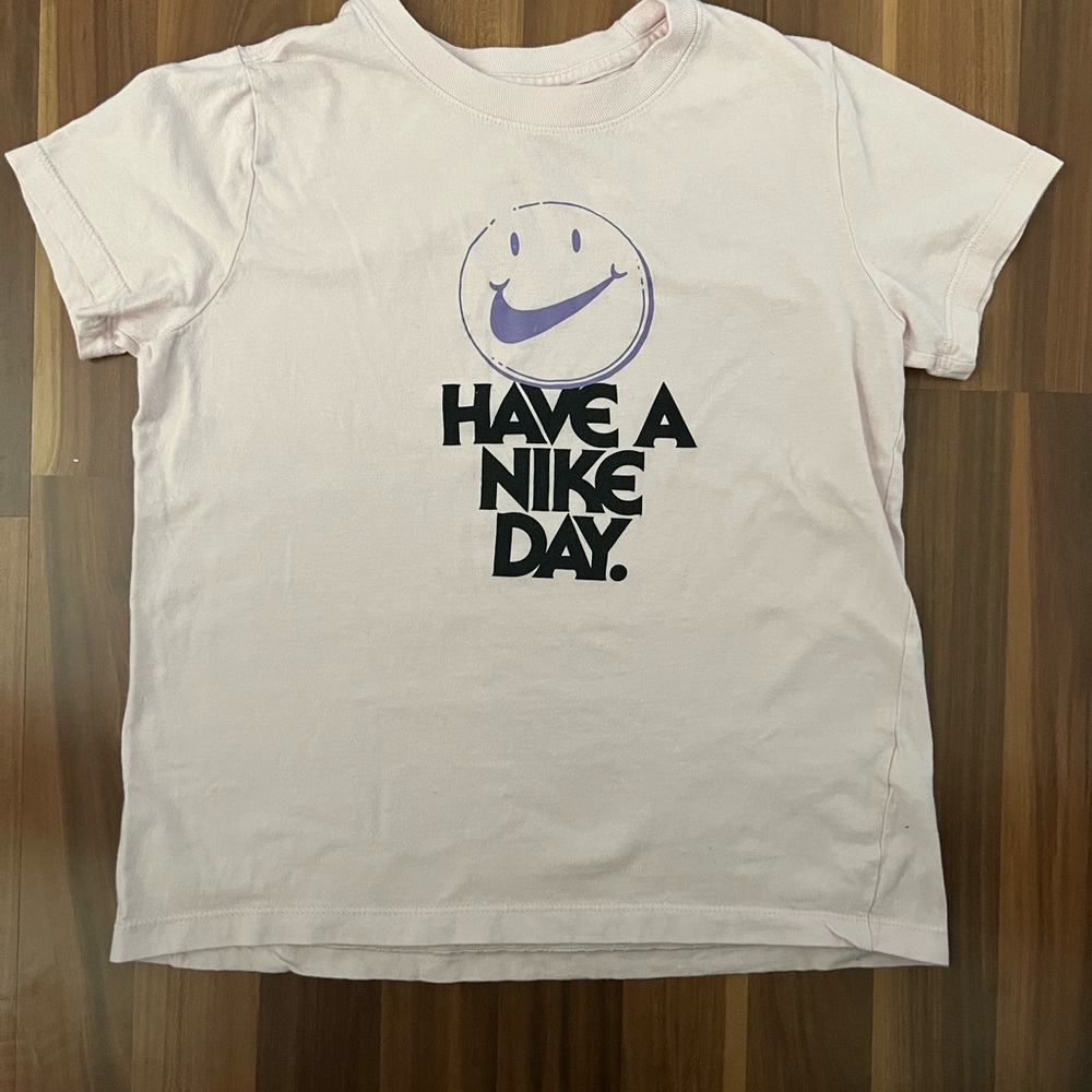 Girls Nike Tee